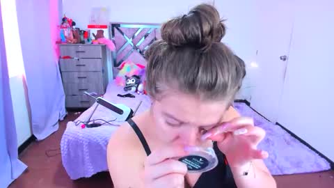 luna_analya online show from December 22, 12:23 pm