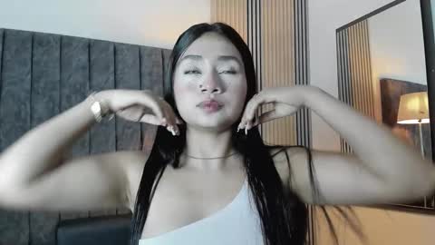 luna and banji online show from January 7, 4:06 am