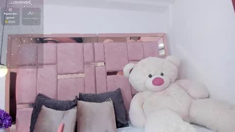 Luna Bloom online show from June 26, 7:03 am