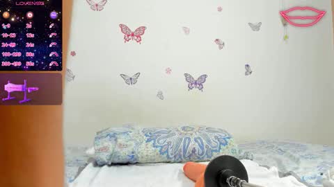 lunita online show from January 6, 10:03 pm