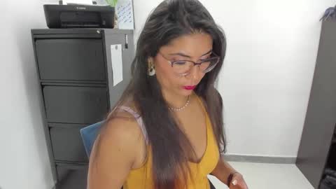 luna  online show from May 11, 2:45 pm
