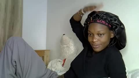 maskedmalkia online show from April 10, 1:33 am