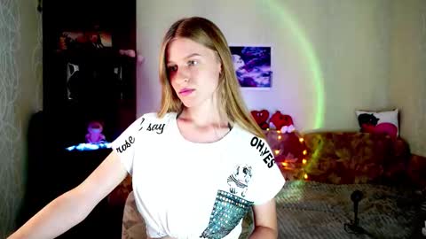 Snapshot of luna_evan chatting on September 11, 9:21 am luna_evan online show from September 11, 9:21 am