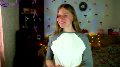 luna_evan online show from April 22, 9:05 am