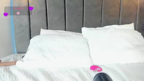 luna_honey9 online show from July 29, 4:45 am
