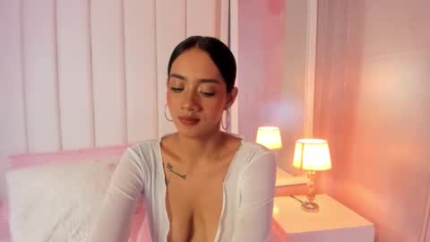 luna_hot_ass online show from October 23, 9:37 pm