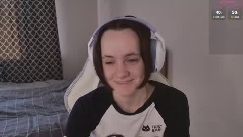 luna_loveeee online show from April 17, 5:10 am