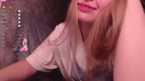 Snapshot of luna_loveisgood chatting on October 16, 1:16 am Luna online show from October 16, 1:16 am