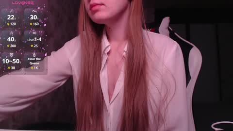 Snapshot of luna_loveisgood chatting on December 19, 9:40 am Luna online show from December 19, 9:40 am