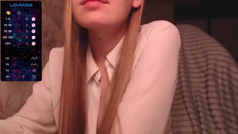 Snapshot of luna_loveisgood chatting on September 12, 2:52 pm Luna online show from September 12, 2:52 pm