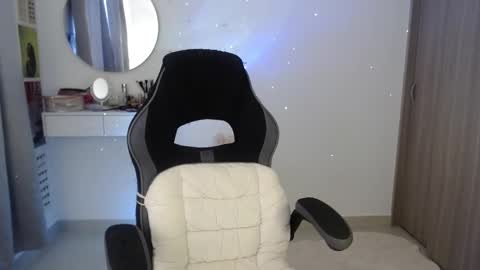 Luna online show from October 5, 6:04 pm