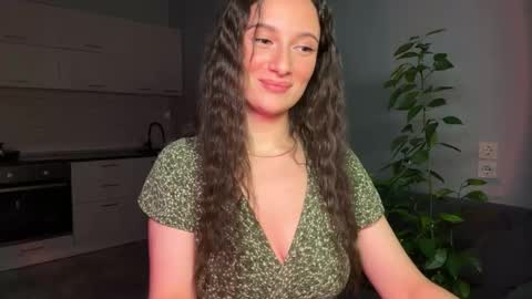 luna_raee online show from November 24, 6:39 pm