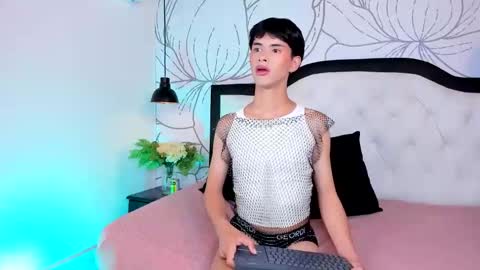 Snapshot of luna_stanford chatting on October 25, 2:23 am Luna Stanford online show from October 25, 2:23 am