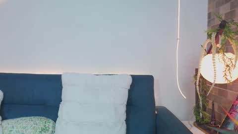 luna_valen online show from March 17, 4:50 am