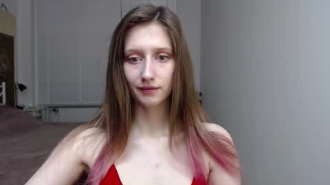 L U N A  online show from December 23, 6:41 am