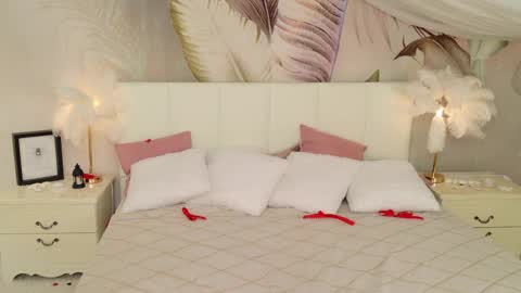 Luna online show from April 4, 8:16 pm