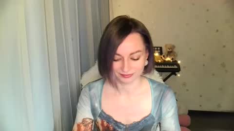lunaa_bluee online show from May 7, 8:04 pm