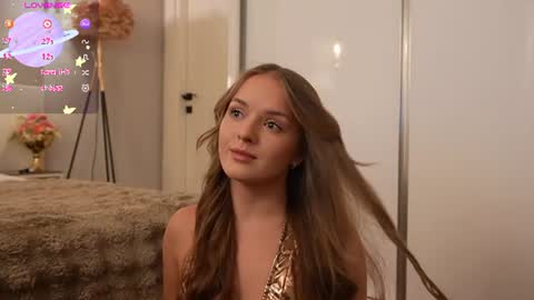 Sophia online show from June 14, 3:03 pm