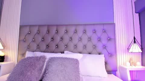 Luna  online show from April 4, 4:58 pm