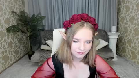 lunacosplaya online show from November 1, 3:28 am