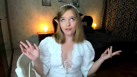 lunacosplaya online show from October 26, 5:52 am