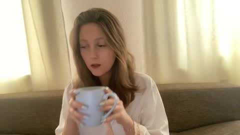 lunafeather online show from February 9, 3:43 am