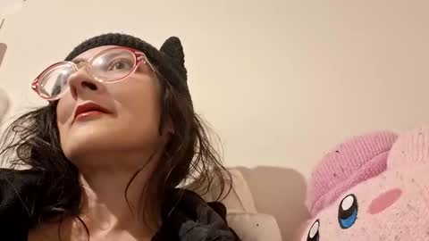 Freya online show from May 3, 8:53 am