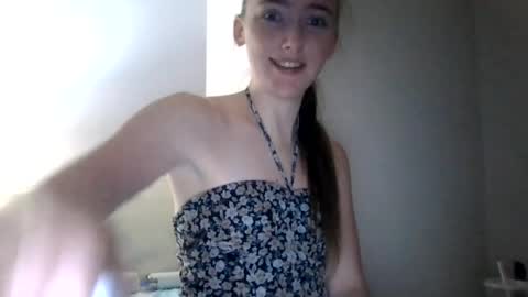 lunapixie2020 online show from July 12, 5:43 am