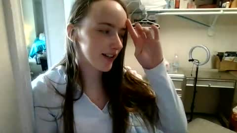 lunapixie2020 online show from June 24, 8:49 pm