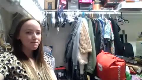 lunapixie2020 online show from October 28, 6:53 pm