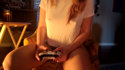 lunardragonvixen online show from January 7, 5:09 pm