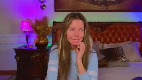 Luna Rishi online show from December 4, 8:25 am