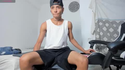 lunay_bigcock420 online show from October 13, 2:35 am