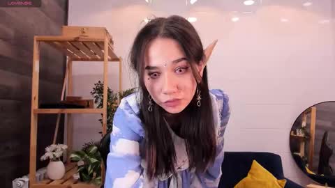 Kitty online show from October 18, 1:48 pm