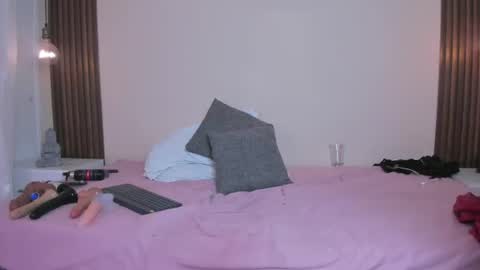 lunna_boobs20 online show from July 7, 7:23 am
