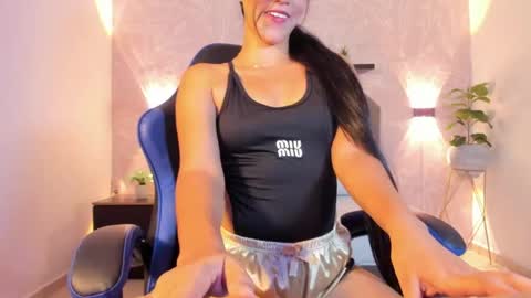 L U N A  online show from May 7, 1:18 pm