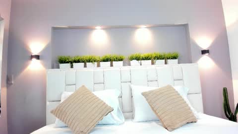 L U N N A online show from October 4, 3:59 am