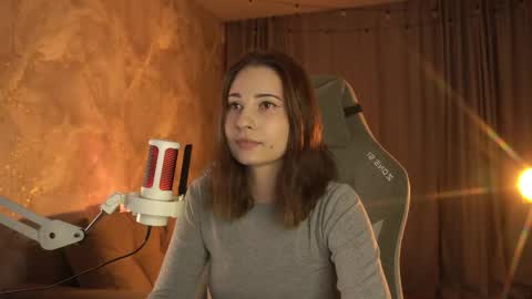 Amelia online show from April 12, 9:08 pm