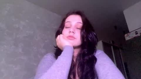 Lora online show from February 7, 1:25 pm