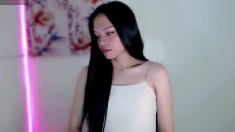 Maxie online show from November 9, 3:15 pm