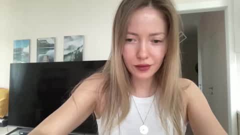 lusiluv online show from October 13, 10:50 am