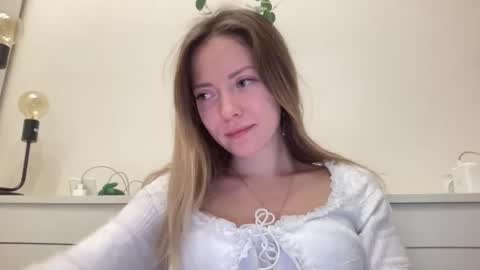 lusiluv online show from October 5, 9:00 pm