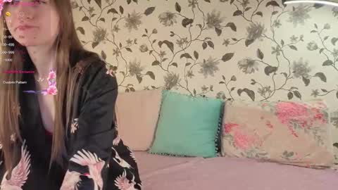 Aura online show from December 3, 3:56 pm