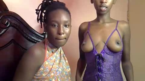 lutino_lovebirds online show from March 1, 10:30 am