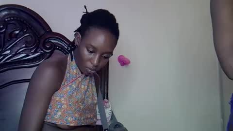 lutino_lovebirds online show from March 17, 9:03 am