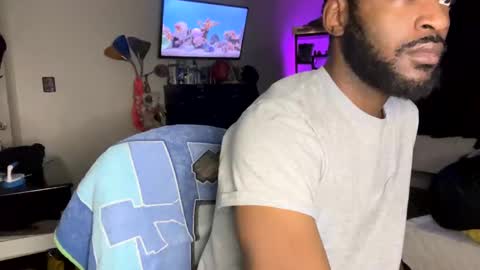 luverboi online show from December 3, 3:37 am