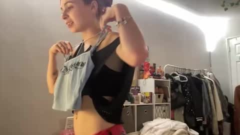 luvkoko online show from April 3, 4:08 am