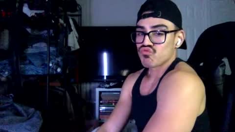 luvrboy77 online show from June 25, 7:13 am