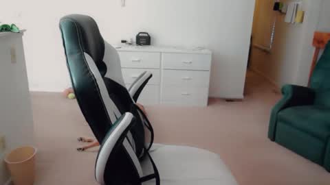 Britney online show from December 4, 6:51 pm