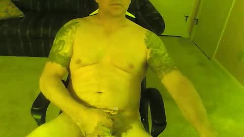 luvtoc2c1975 online show from December 3, 12:06 pm